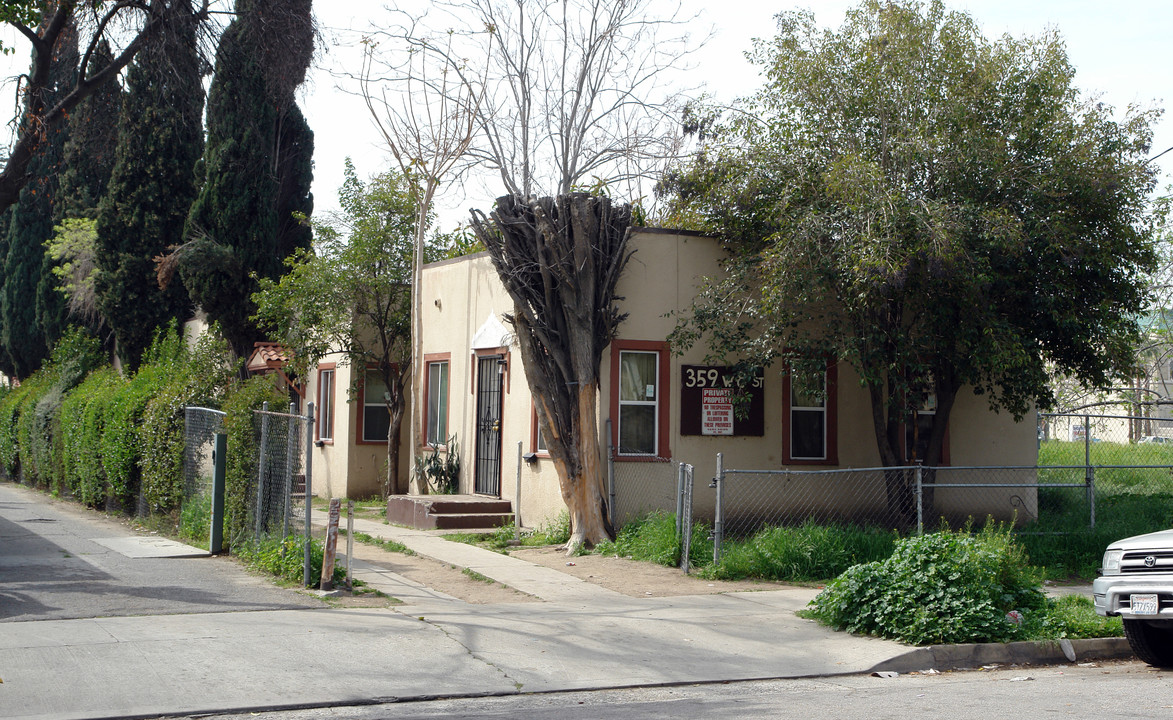 Linda Vista Court in San Bernardino, CA - Building Photo