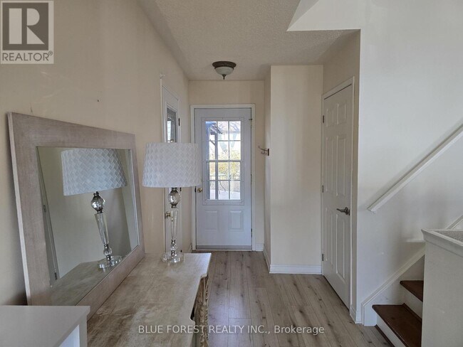 16 Meadowview Rd in London, ON - Building Photo - Building Photo