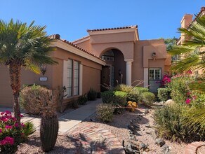 1106 E Shangri La Rd in Phoenix, AZ - Building Photo - Building Photo