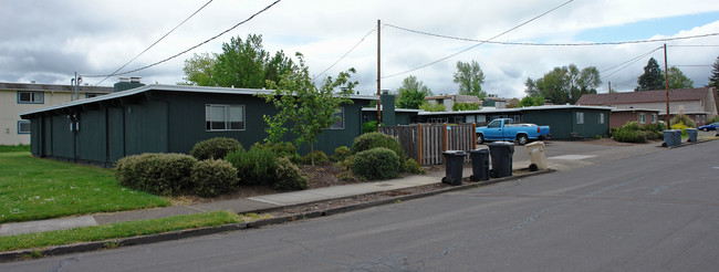 997-999 NW Sycamore Ave in Corvallis, OR - Building Photo - Building Photo