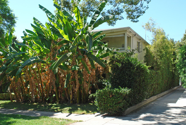 1117 N Sweetzer Ave in West Hollywood, CA - Building Photo - Building Photo