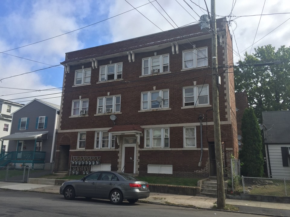 Kossuth Street Apartments in Bridgeport, CT - Building Photo