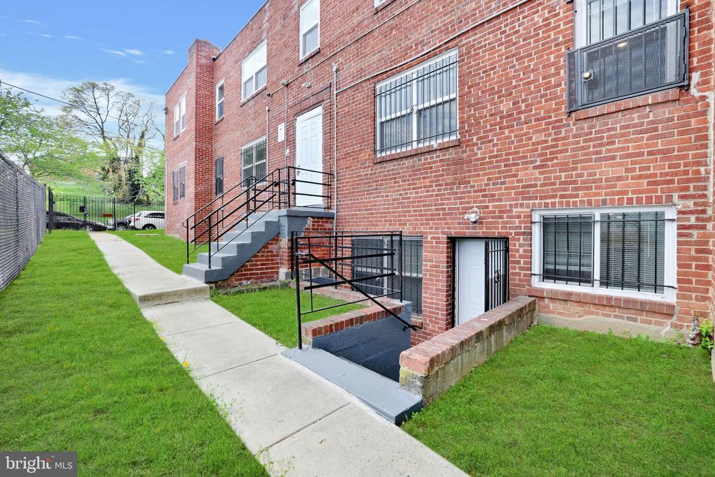 430 Condon Terrace SE in Washington, DC - Building Photo