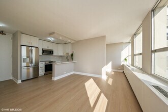 2626 N Lakeview Ave in Chicago, IL - Building Photo - Building Photo