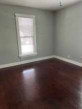 404 Gillett Ave in Waukegan, IL - Building Photo - Building Photo