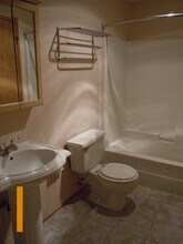12707 87th Ct NE in Kirkland, WA - Building Photo - Building Photo