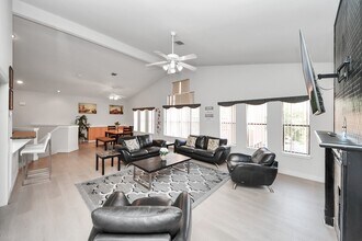 9715 Riddlewood Ln in Houston, TX - Building Photo - Building Photo