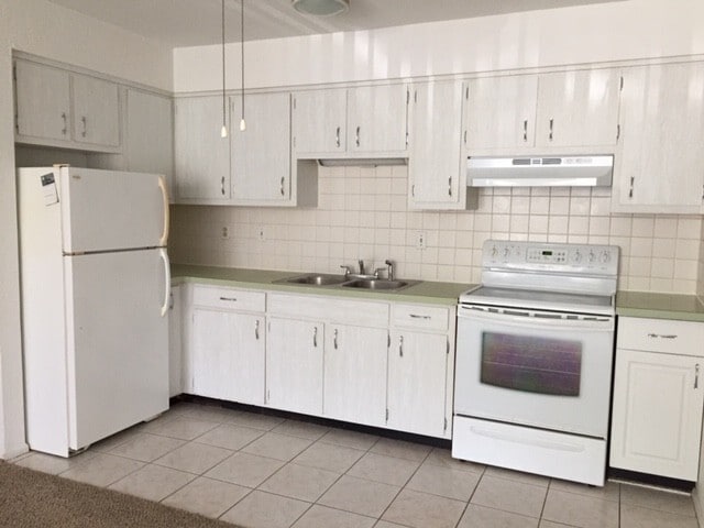 4360 Tahitian Gardens Cir in Holiday, FL - Building Photo - Building Photo