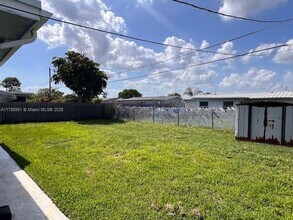 9021 NW 24th Pl in Sunrise, FL - Building Photo - Building Photo