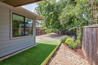 4008 Valley View Rd in Austin, TX - Foto de edificio - Building Photo