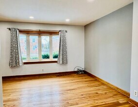 5249 W 64th Pl in Chicago, IL - Building Photo - Building Photo