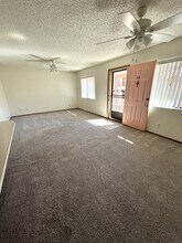 1957 Mesquite Ave, Unit 14 in Lake Havasu City, AZ - Foto de edificio - Building Photo