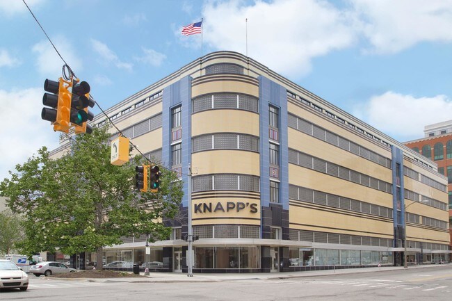 Knapp's Centre Apartments in Lansing, MI - Building Photo - Building Photo