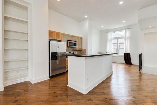 property at 2002 Blodgett St