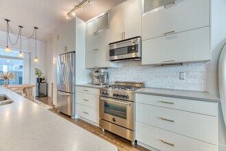 2103 W 32nd Ave in Denver, CO - Building Photo - Building Photo