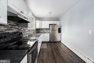 3868 Germantown Pike in Collegeville, PA - Foto de edificio - Building Photo