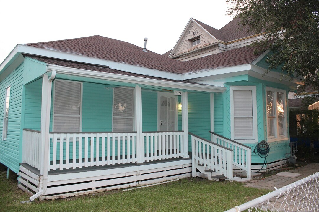 4125 Avenue M in Galveston, TX - Building Photo