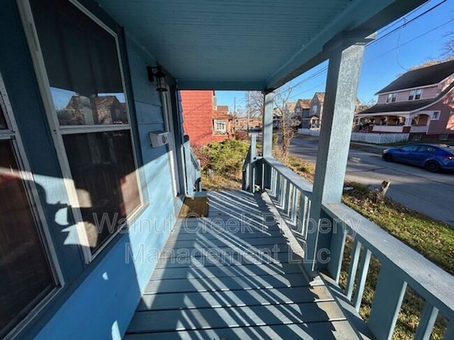 561 Irondale St in Elyria, OH - Building Photo - Building Photo