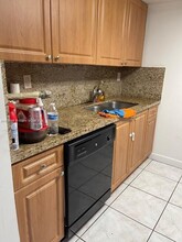 6801 Harding Ave, Unit 214 in Miami Beach, FL - Building Photo - Building Photo