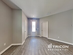 523 Falcon Ridge Rd in St. Augustine, FL - Foto de edificio - Building Photo
