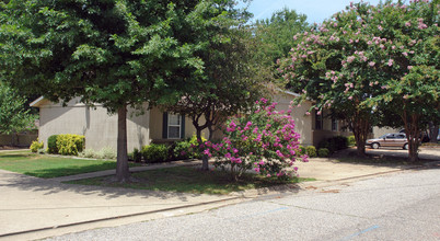 Ruthwood Apartments in Benton, AR - Building Photo - Building Photo