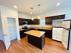 1306 Garden Dusk-Unit -1 in San Antonio, TX - Building Photo - Building Photo