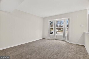 8772 Manahan Dr in Ellicott City, MD - Building Photo