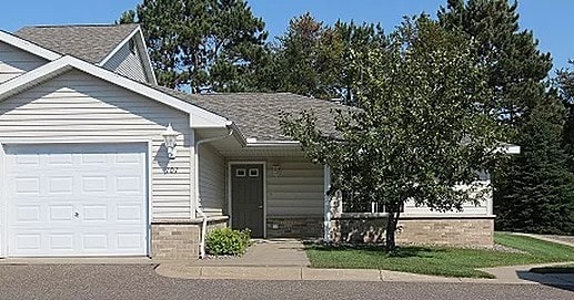 Meadow View Townhomes in Zimmerman, MN - Foto de edificio