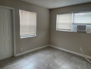 914 4th St in West Palm Beach, FL - Building Photo - Building Photo