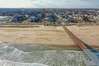 32 Embury Ave in Ocean Grove, NJ - Foto de edificio - Building Photo