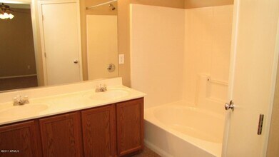 1938 E Loma Vista St in Gilbert, AZ - Foto de edificio - Building Photo