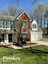 4215 Suttle Pl, Unit 313 in Matthews, NC - Building Photo
