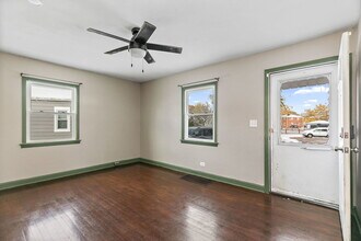 1105 Woodlawn Cir in Waukegan, IL - Foto de edificio - Building Photo