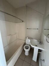 1873 Stratford Ave, Unit 14 in Bridgeport, CT - Building Photo - Building Photo