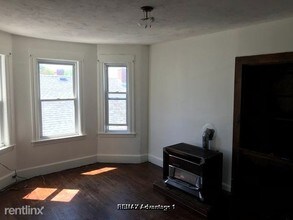 13 Groton Pl in Worcester, MA - Foto de edificio - Building Photo