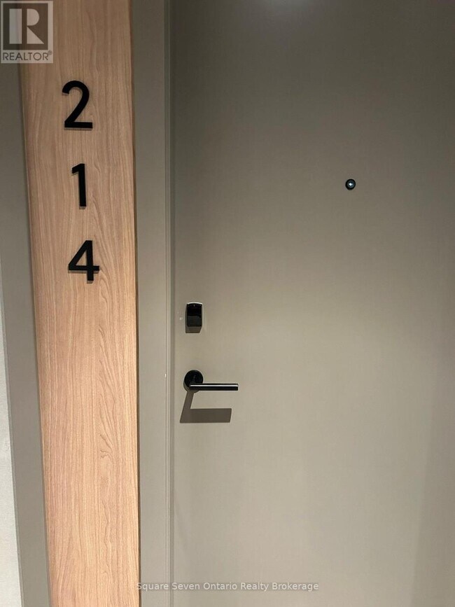 720 Whitlock Ave in Milton, ON - Building Photo - Building Photo