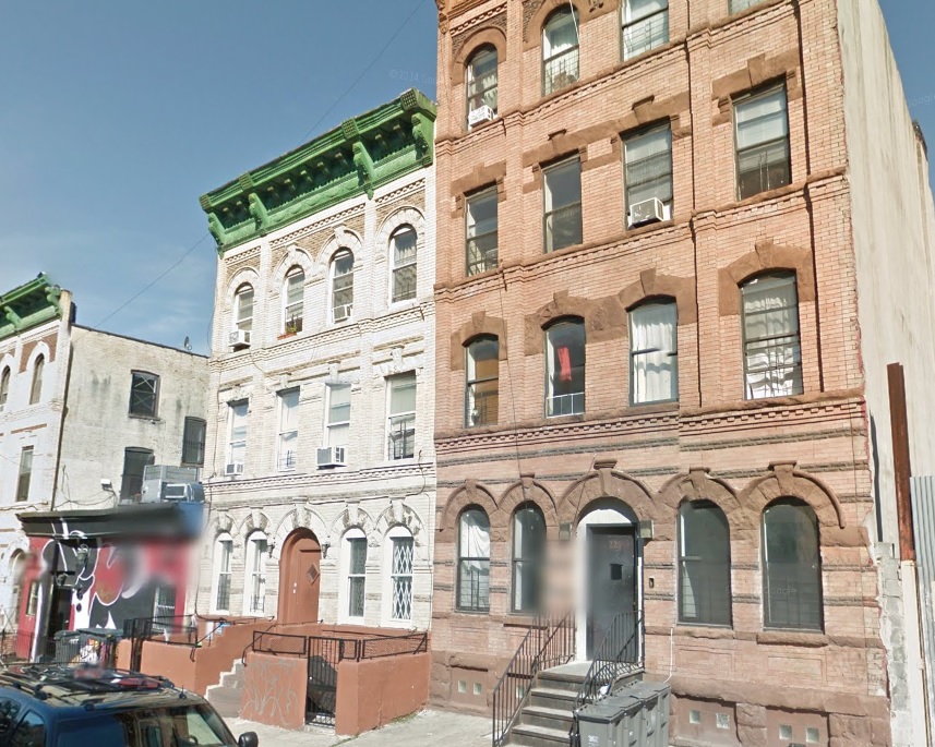 219 Pulaski St in Brooklyn, NY - Building Photo