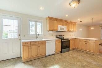 11 Dell Ave in Medford, MA - Foto de edificio - Building Photo