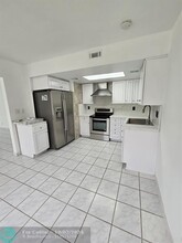 31 SW 10th St in Dania Beach, FL - Building Photo - Building Photo