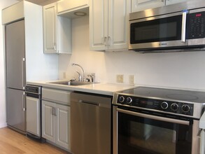 265 Beacon St, Unit 3A in Boston, MA - Building Photo - Building Photo