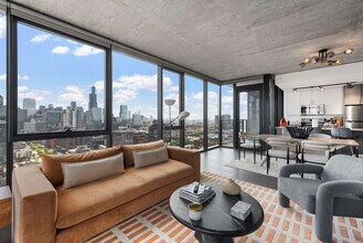 168 N Elizabeth St in Chicago, IL - Building Photo - Building Photo
