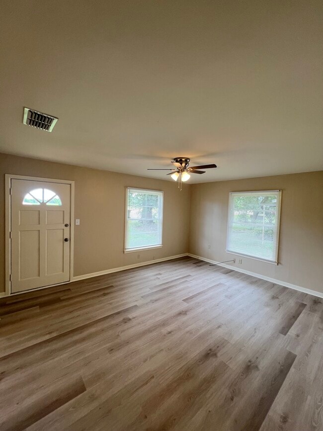 1221 S Tipton Ave in Tyler, TX - Building Photo - Building Photo