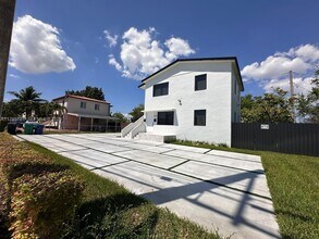 6203 SW 22nd St in Miami, FL - Building Photo - Building Photo