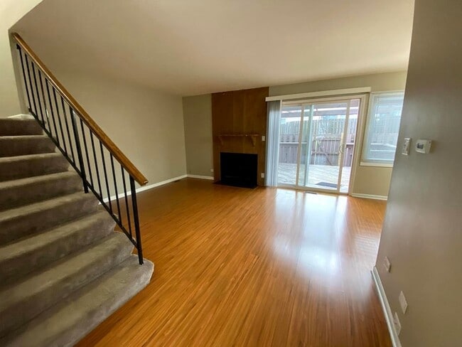 1987 Franklin Pl in Hoffman Estates, IL - Building Photo - Building Photo