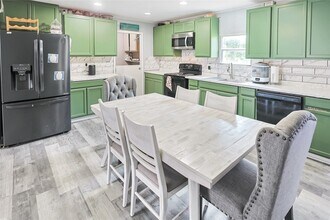 11105-32nd 1/2 32nd 1/2 St in Santa Fe, TX - Building Photo - Building Photo