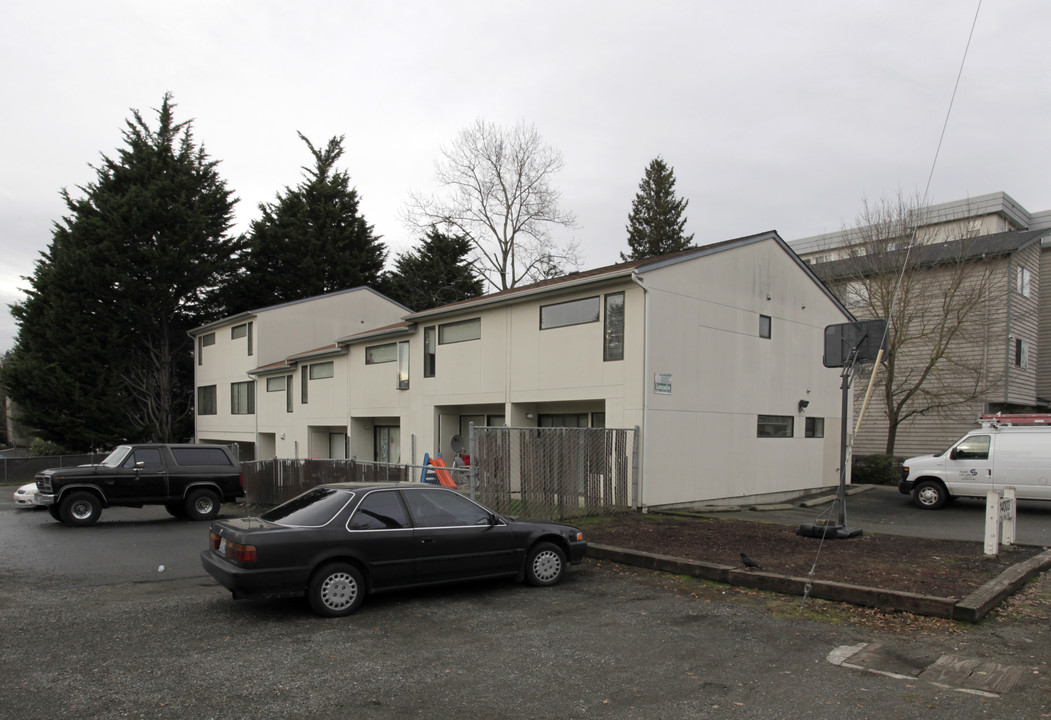 14003 32nd Ave NE in Seattle, WA - Building Photo