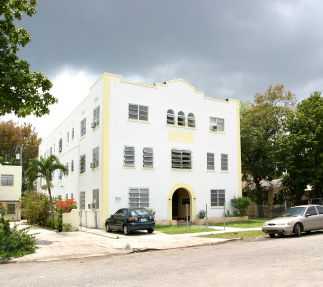 Shenandoah Arms in Miami, FL - Building Photo - Building Photo