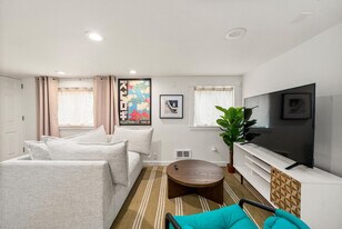 957 NW 64th St in Seattle, WA - Building Photo