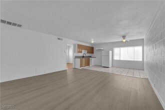 2908 E Poplar Ave in Las Vegas, NV - Building Photo - Building Photo