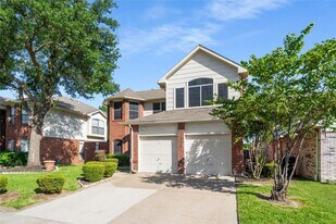 1727 Creekpark Trail in Arlington, TX - Building Photo